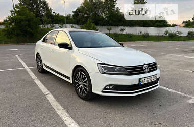 Volkswagen Jetta  2017