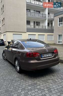 Volkswagen Jetta  2012