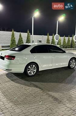 Volkswagen Jetta  2016