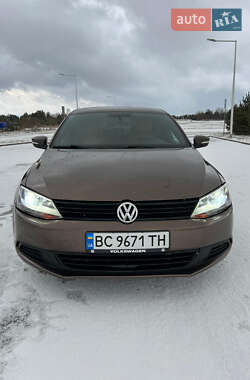 Volkswagen Jetta  2013