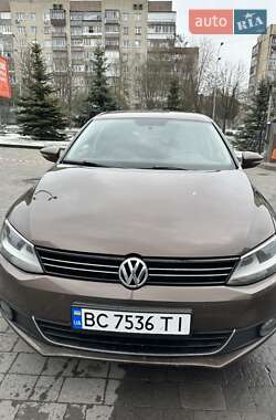 Volkswagen Jetta  2011