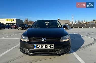 Volkswagen Jetta  2013