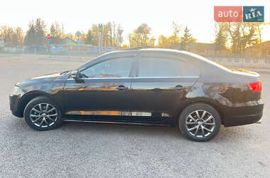 Volkswagen Jetta  2013
