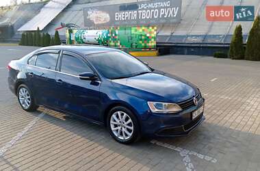 Volkswagen Jetta  2013