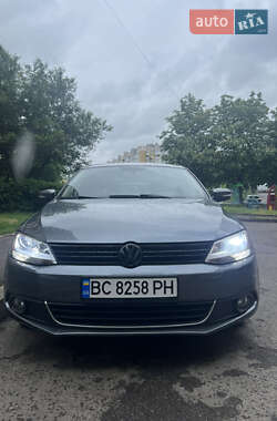 Volkswagen Jetta  2012