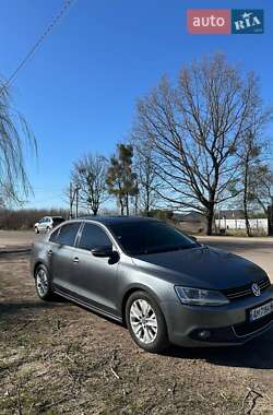 Volkswagen Jetta  2013