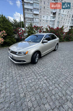 Volkswagen Jetta  2013