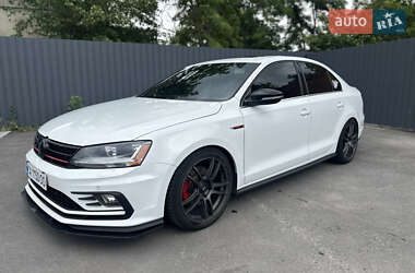 Volkswagen Jetta  2017