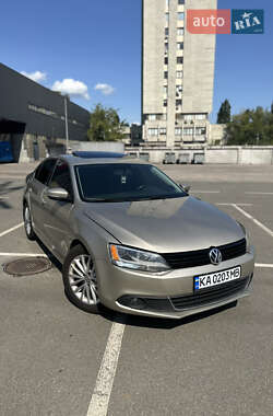 Volkswagen Jetta  2012