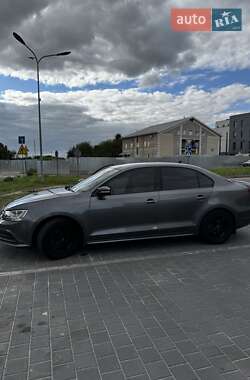 Volkswagen Jetta  2016