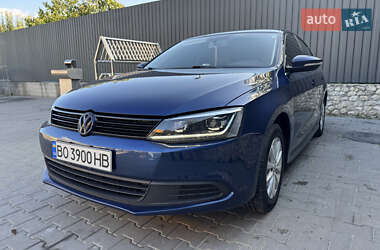 Volkswagen Jetta  2013