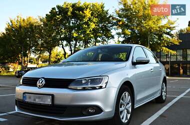 Volkswagen Jetta  2011