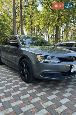 Volkswagen Jetta  2014