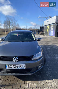 Volkswagen Jetta  2014