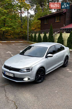 Volkswagen Jetta  2012