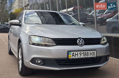 Volkswagen Jetta  2012