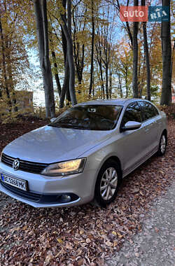 Volkswagen Jetta  2013