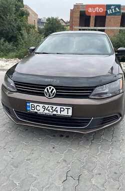 Volkswagen Jetta  2012