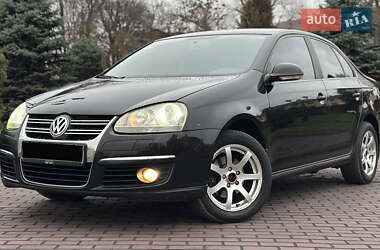 Volkswagen Jetta  2008