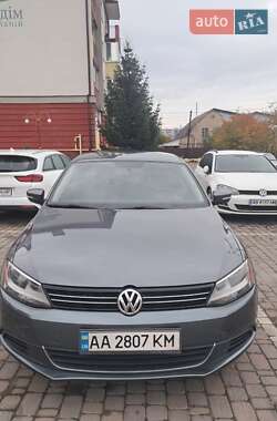 Volkswagen Jetta  2012