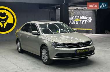 Volkswagen Jetta  2014