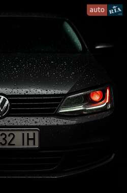 Volkswagen Jetta  2012