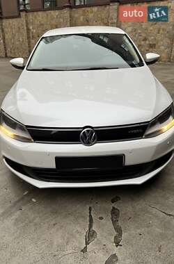 Volkswagen Jetta  2013