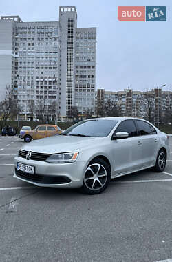 Volkswagen Jetta  2011