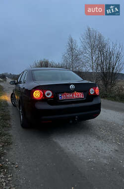 Volkswagen Jetta  2008