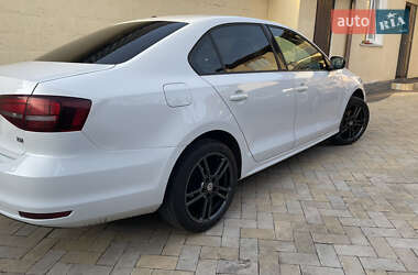 Volkswagen Jetta  2016