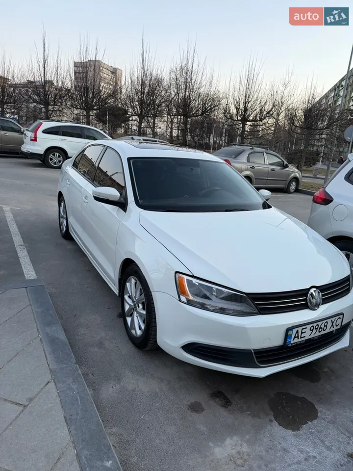 2011 Volkswagen Jetta - фото 1