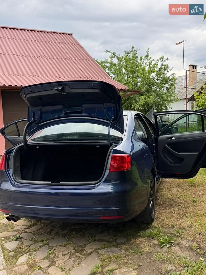 2011 Volkswagen Jetta - мініатюра 2