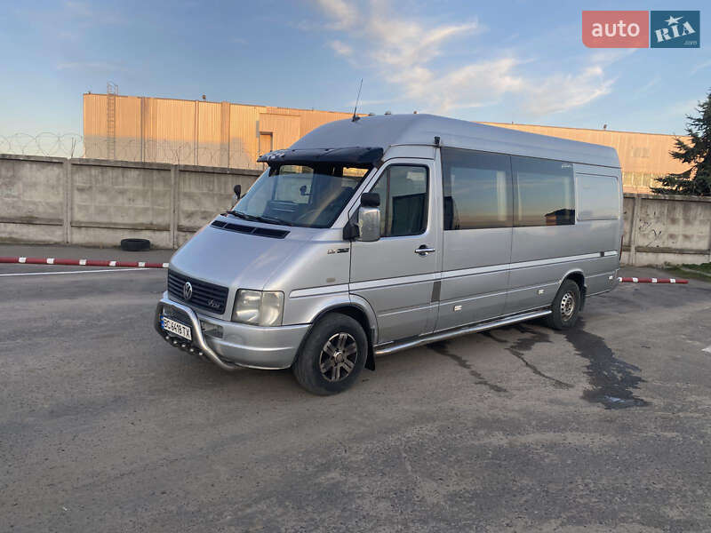 Вантажопасажирський фургон Volkswagen LT