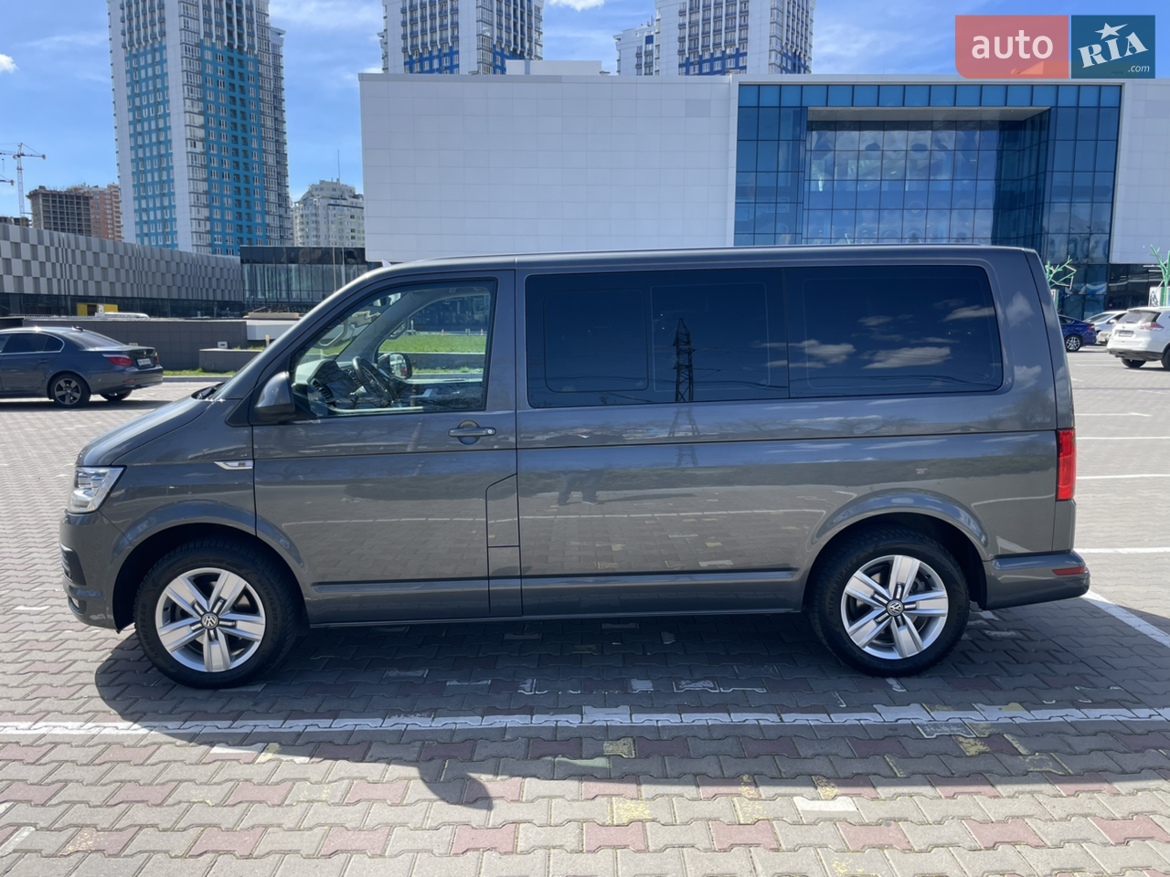 2019 Volkswagen Multivan - мініатюра 2