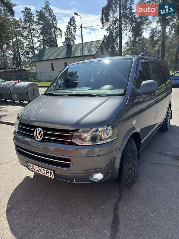 Минивэн Volkswagen Multivan