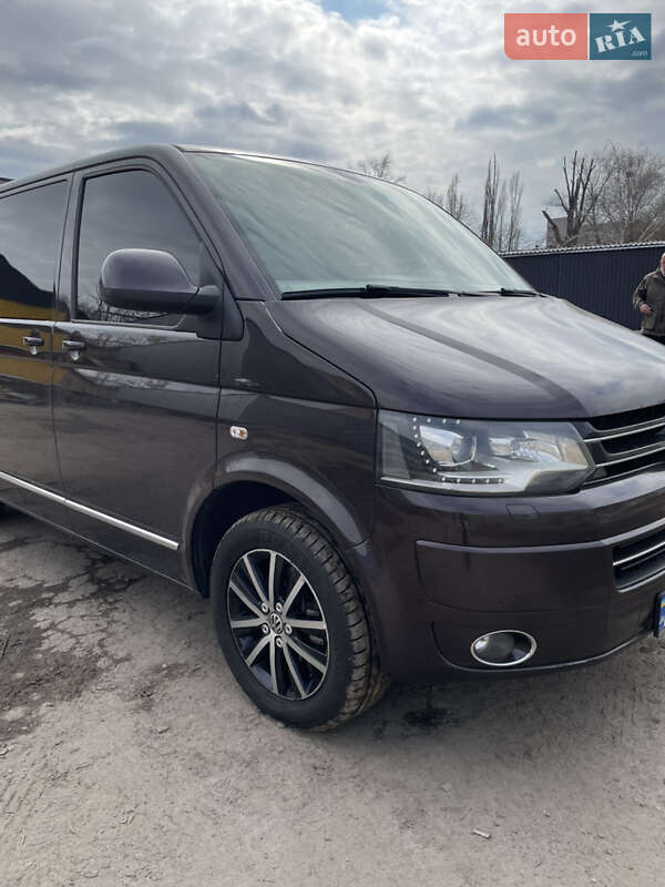 Минивэн Volkswagen Multivan 2013 в Киеве