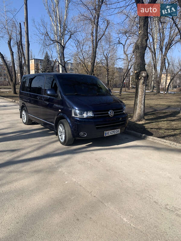 Минивэн Volkswagen Multivan