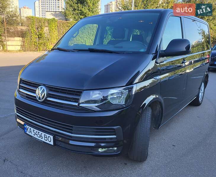 Мінівен Volkswagen Multivan