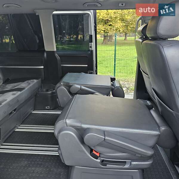Минивэн Volkswagen Multivan 2011 в Стрые