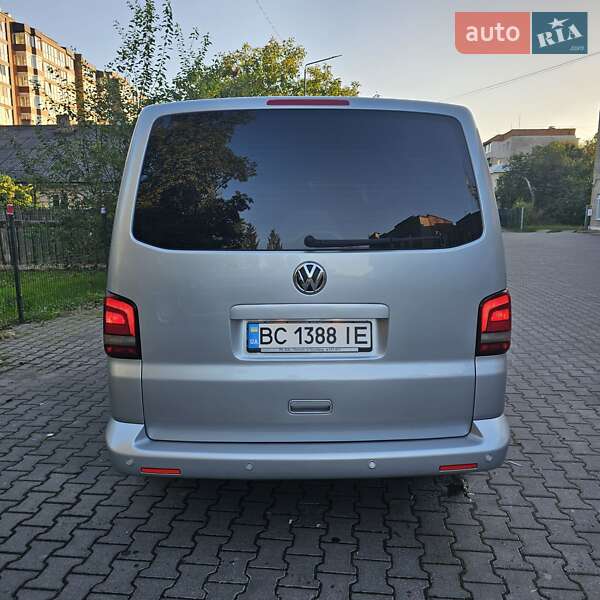 Минивэн Volkswagen Multivan 2011 в Стрые