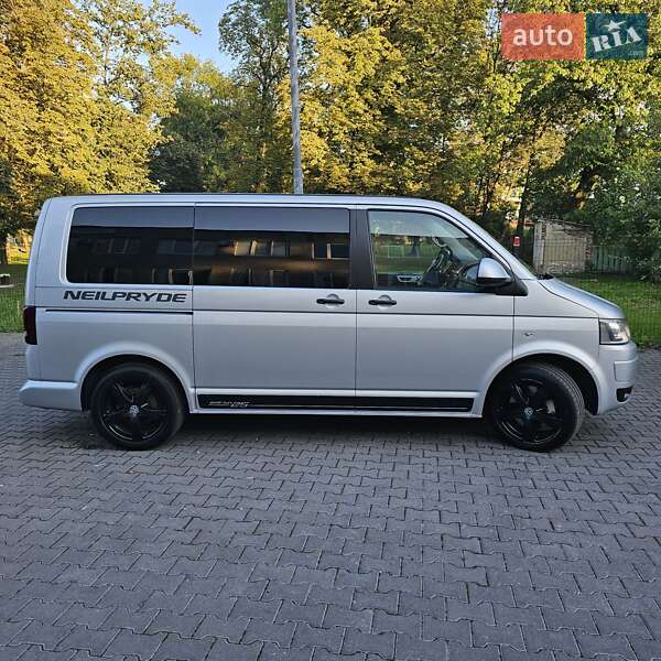 Минивэн Volkswagen Multivan 2011 в Стрые