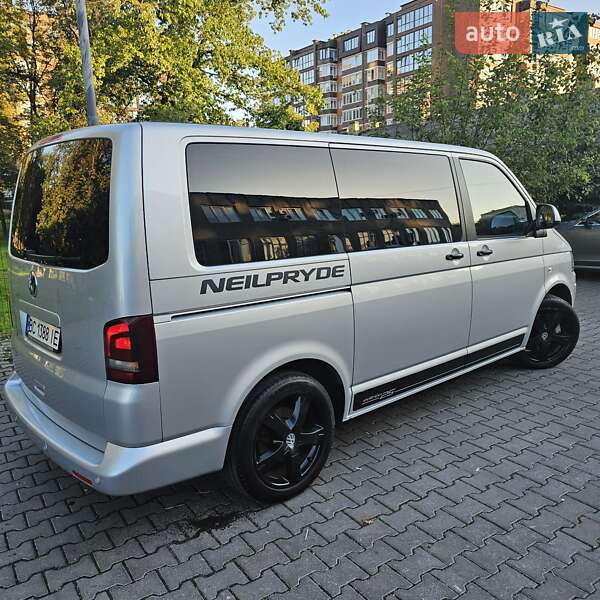 Минивэн Volkswagen Multivan 2011 в Стрые