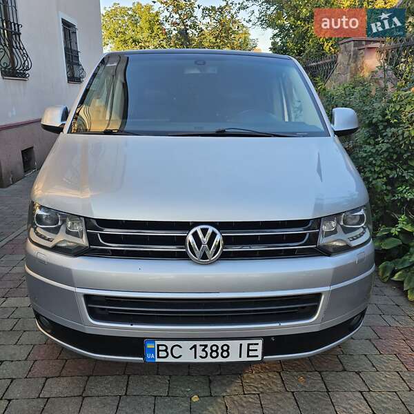Минивэн Volkswagen Multivan 2011 в Стрые