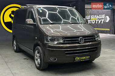 Volkswagen Multivan  2015