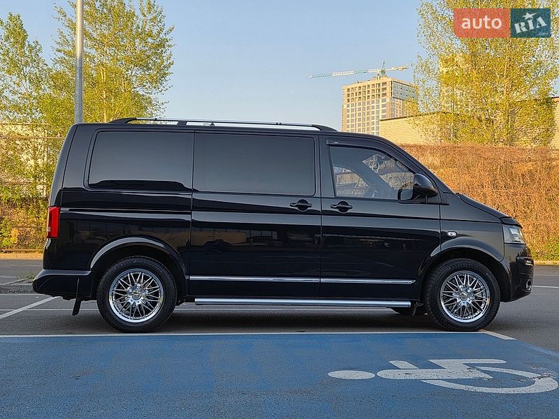 Минивэн Volkswagen Multivan 2012 в Киеве