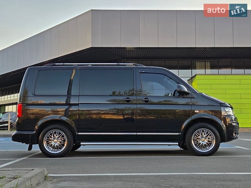 Минивэн Volkswagen Multivan 2012 в Киеве