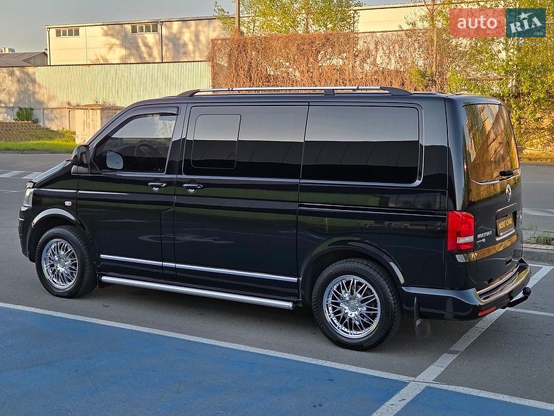 Минивэн Volkswagen Multivan 2012 в Киеве