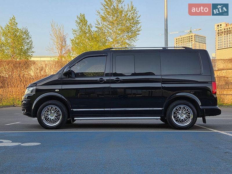 Минивэн Volkswagen Multivan 2012 в Киеве