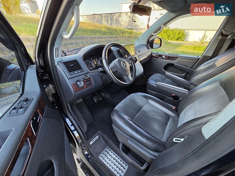 Минивэн Volkswagen Multivan 2012 в Киеве