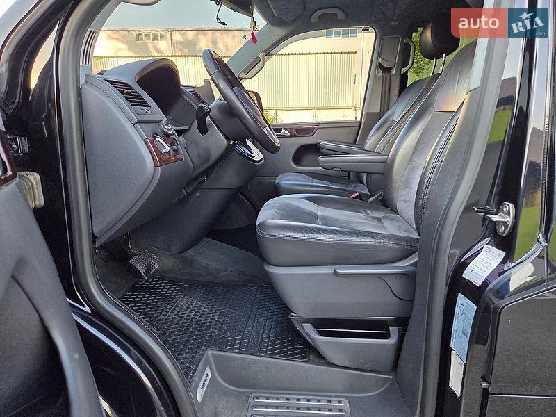 Минивэн Volkswagen Multivan 2012 в Киеве